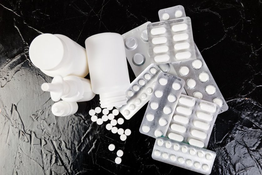 pills-medicine-pills-in-blister-pack-2021-08-26-17-16-20-utc (1)