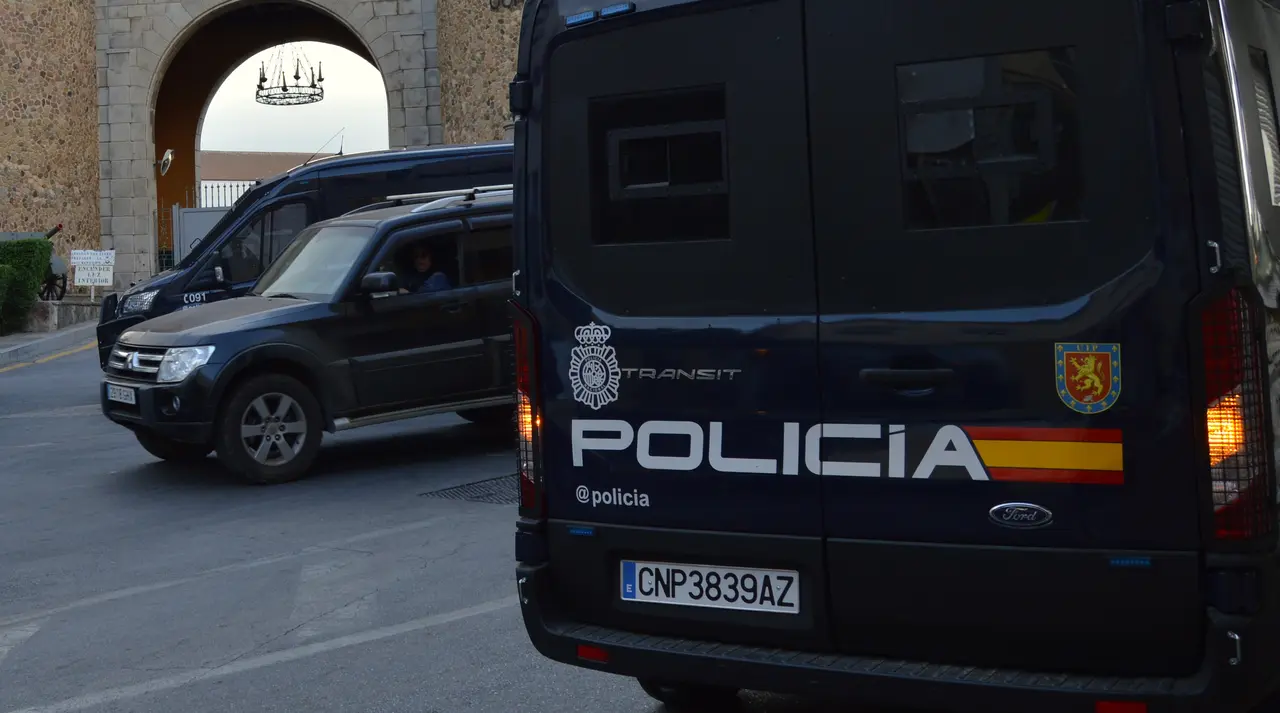 polic&iacute;a nacional 3