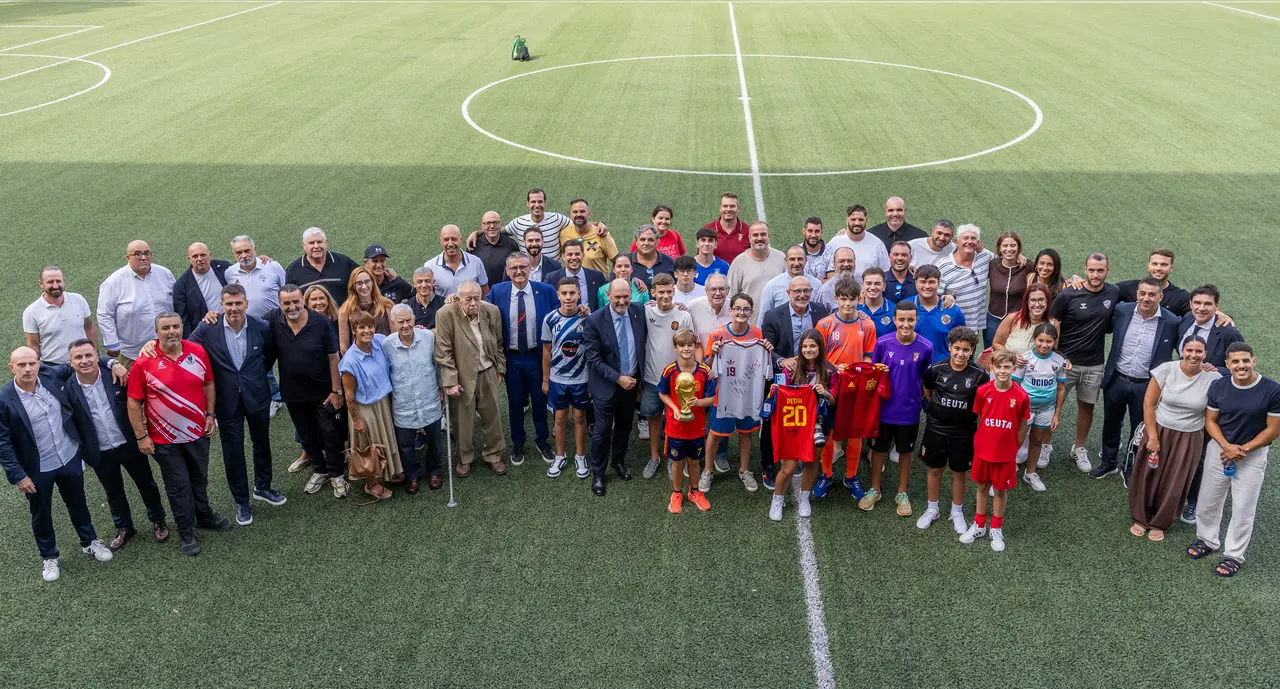 Rafael Louz&aacute;n y el seleccionador nacional, Luis de la Fuente, ya estuvieron la semana pasada en Ceuta dando su apoyo a los caballas