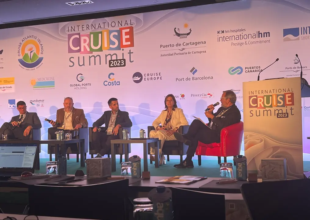 Panel conferencias ICS 2023