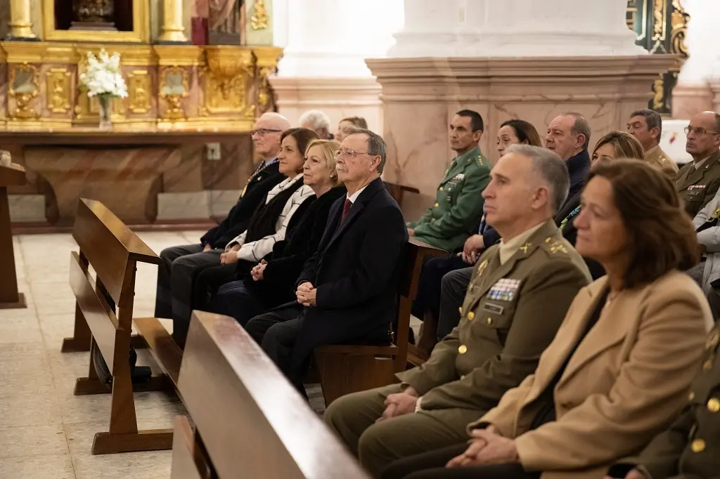 Juan Vivas da la bienvenida al arzobispo castrense, monseñor Juan Antonio Aznárez Cobo