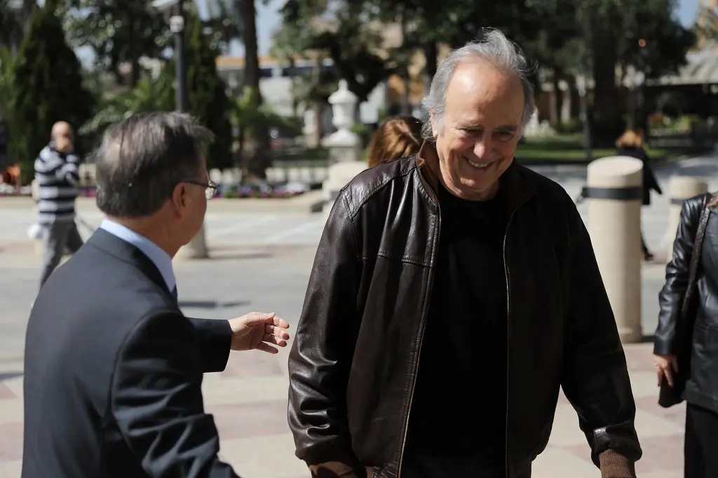 Serrat firma - 2