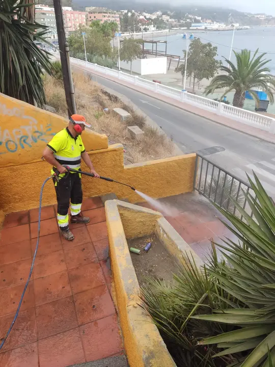 limpieza_acceso_Playa_Benitez