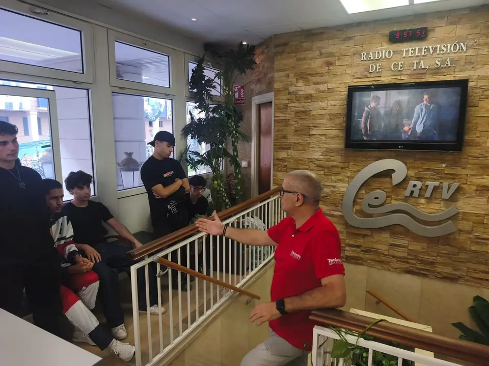 Visita alumnado Imagen y Sonido IES Siete Colinas RTVCE