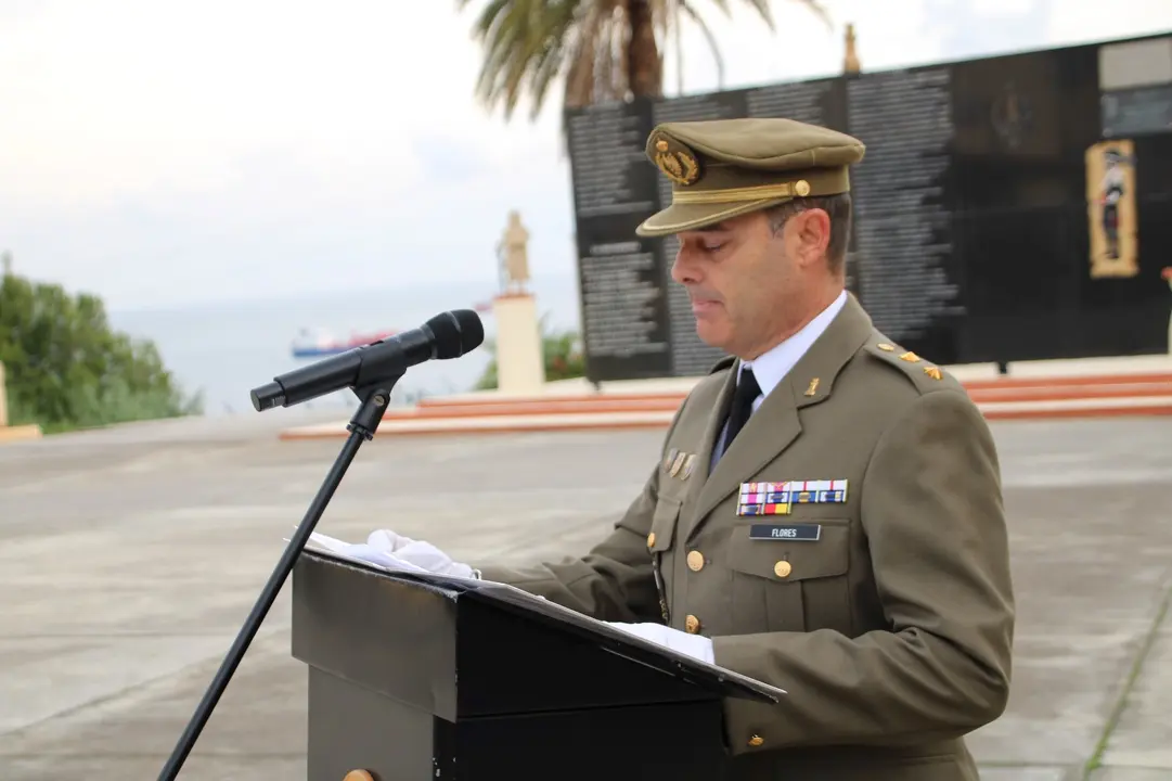 Foto 3 relevo RING 7 en el acuartelamiento El Jaral, su sede. Alocución del nuevo jefe