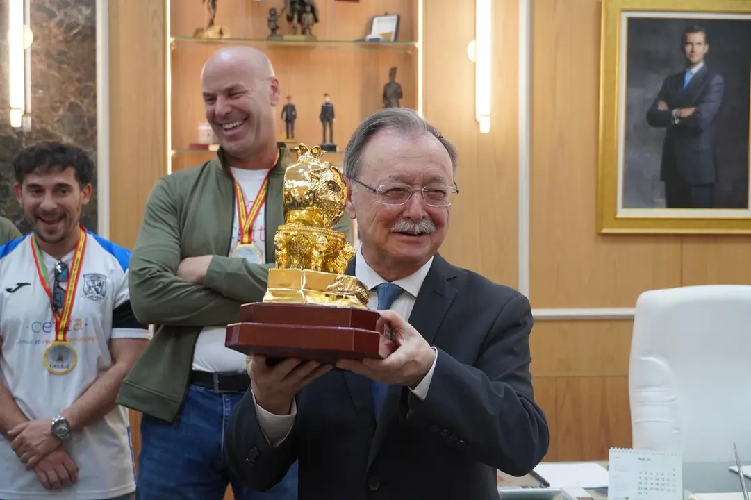 polic&iacute;as locales alcazaba recepci&oacute;n