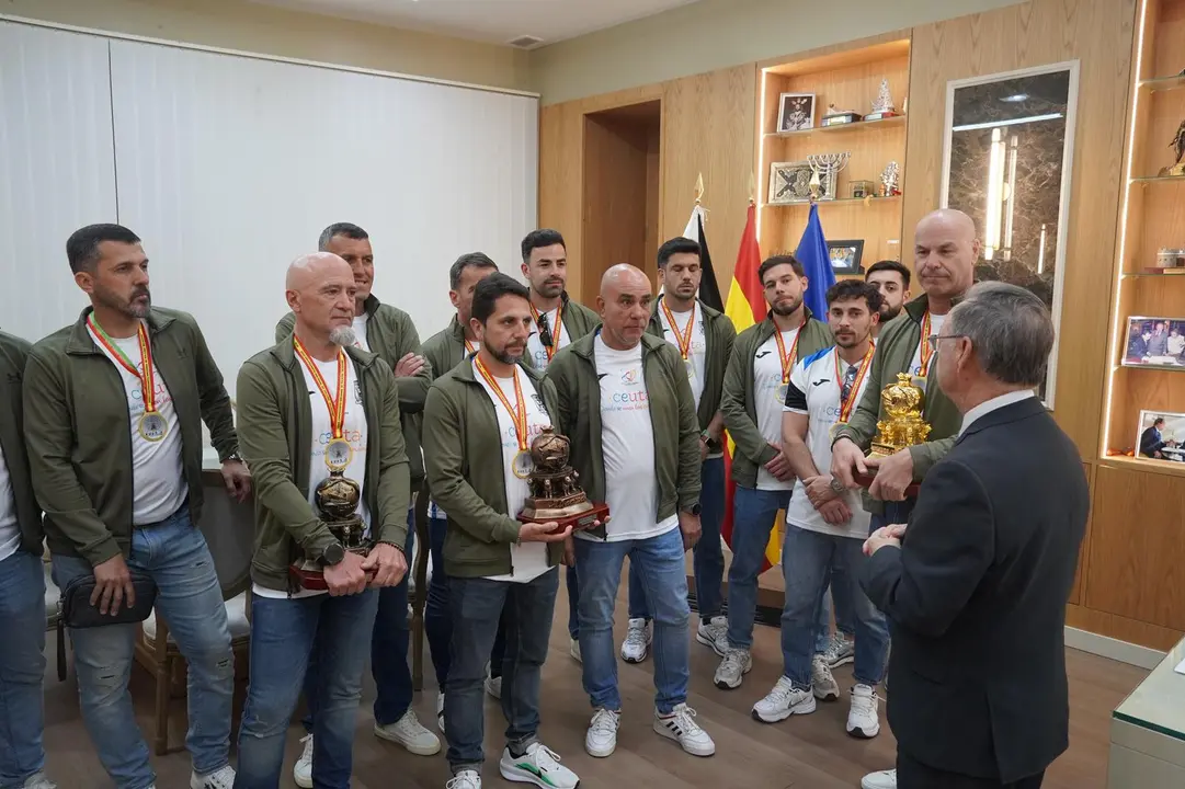 polic&iacute;as locales alcazaba recepci&oacute;n