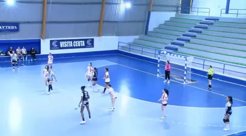 Imagen del partido disputado este s&aacute;bado por el Estudiantes en el pabell&oacute;n La Libertad-Ilias Buyema