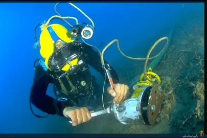 Unidad de Buceo de Cadiz realizando trabajos subacuaticos