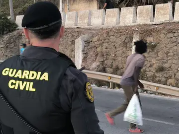 guardia civil inmigrante