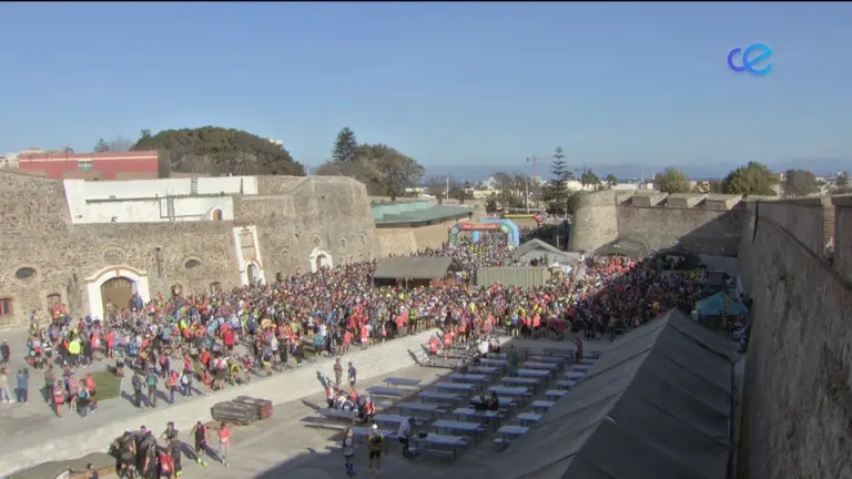 Imagen aérea de la salida de la Cuna de la Legión desde las Murallas Reales