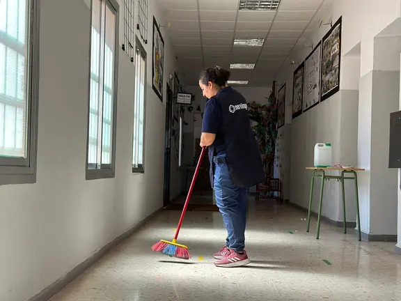 LIMPIEZA COLEGIOS SERVILIMPSA