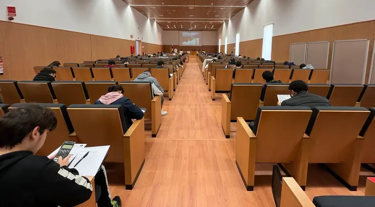 campus ugr universidad estudiantes