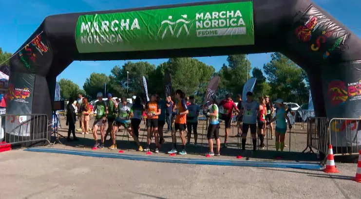 Momentos previos a la salida de la V Anyera Nordic Walking