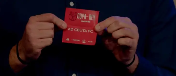 Momento en el que ha sido extraída la bola del Ceuta