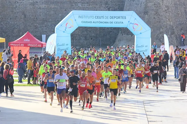 Una imagen de la salida de la prueba desde el Complejo Monumental de las Murallas Reales