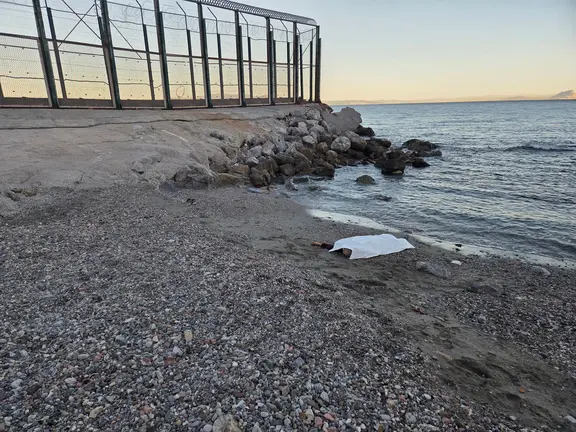 cad&aacute;ver inmigraci&oacute;n benz&uacute;