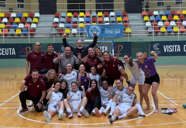 Las integrantes del Camoens celebran su gran victoria sobre el Legan&eacute;s