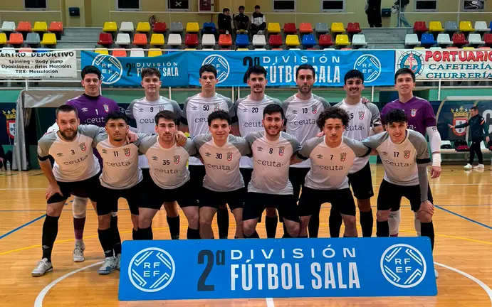 Formaci&oacute;n del Ceut&iacute;, antes de medirse este mi&eacute;rcoles al Zamb&uacute; Pinatar en partido aplazado