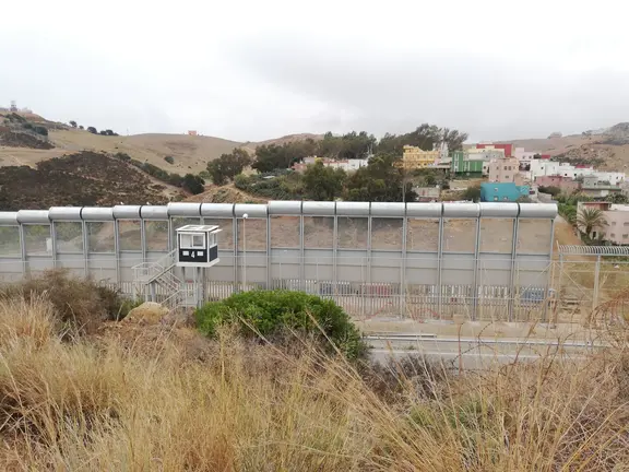 valla frontera