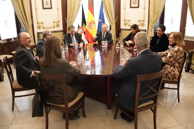 Reuni&oacute;n Caixa 1