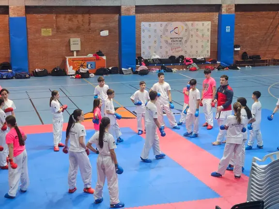Una imagen de la concentraci&oacute;n de la Selecci&oacute;n Espa&ntilde;ola de k&aacute;rate en el Campoamor