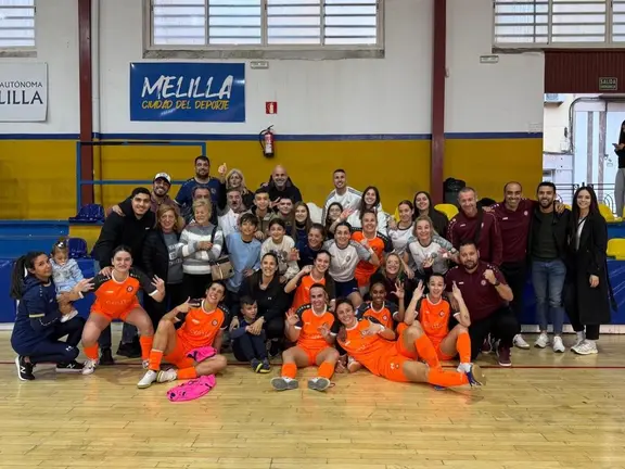 El Camoens celebra su victoria de este s&aacute;bado en Melilla