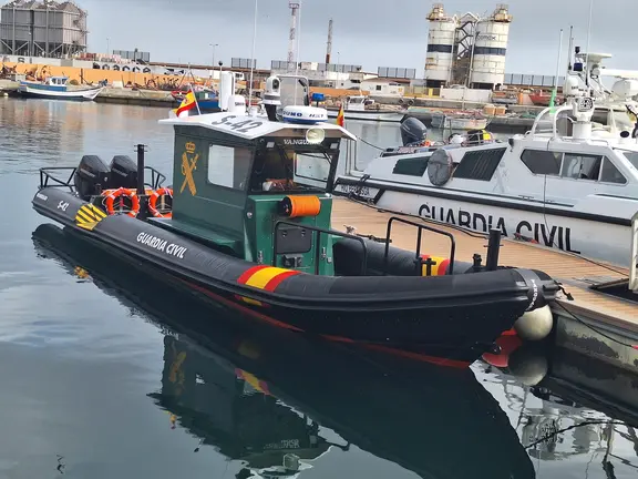 guardia civil servicio mar&iacute;timo p&eacute;rez triano