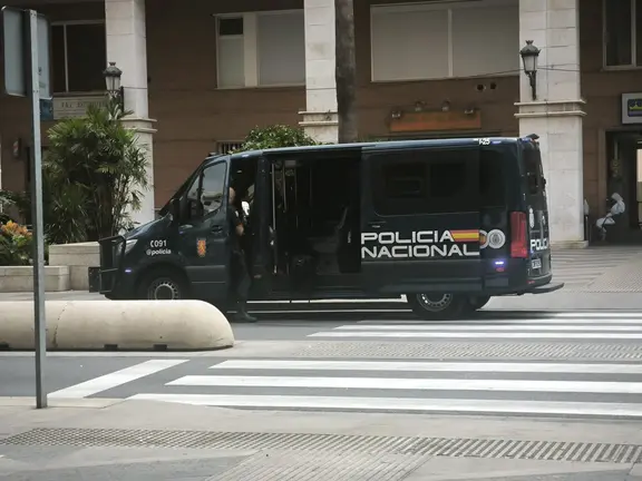 polic&iacute;a nacional furg&oacute;n