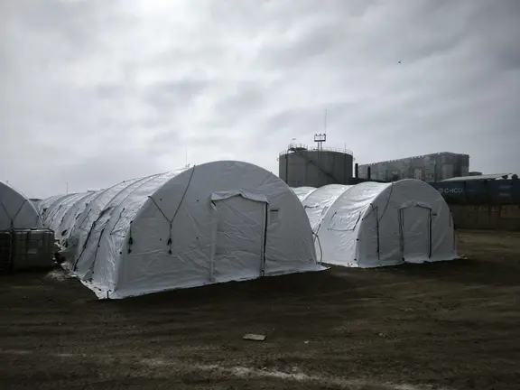 carpas puerto inmigrantes