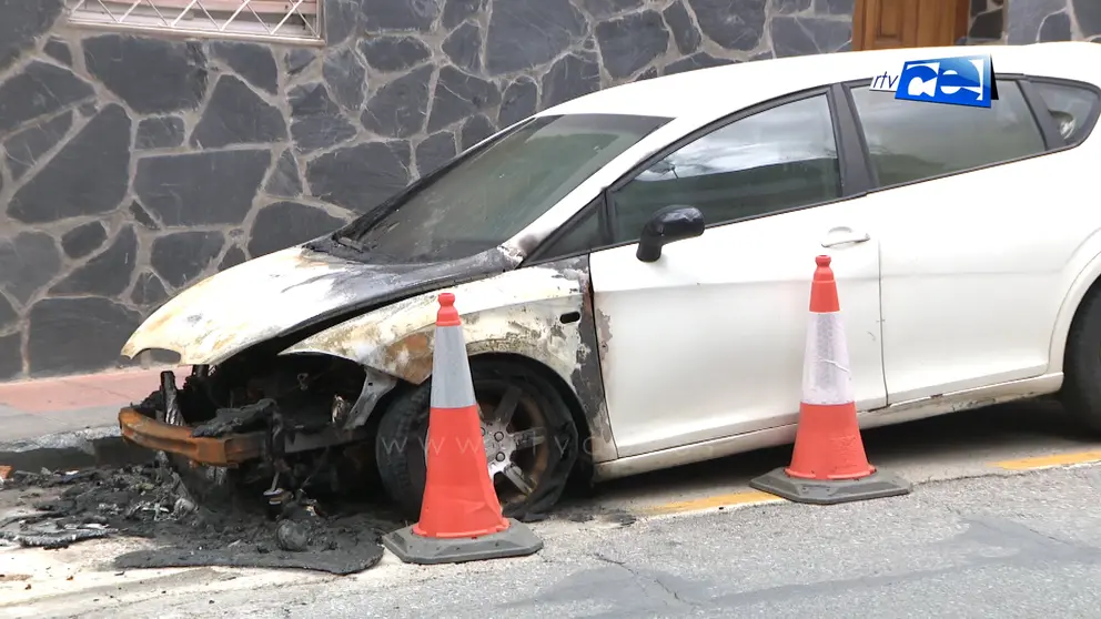 DETENIDO INCENDIO COCHE