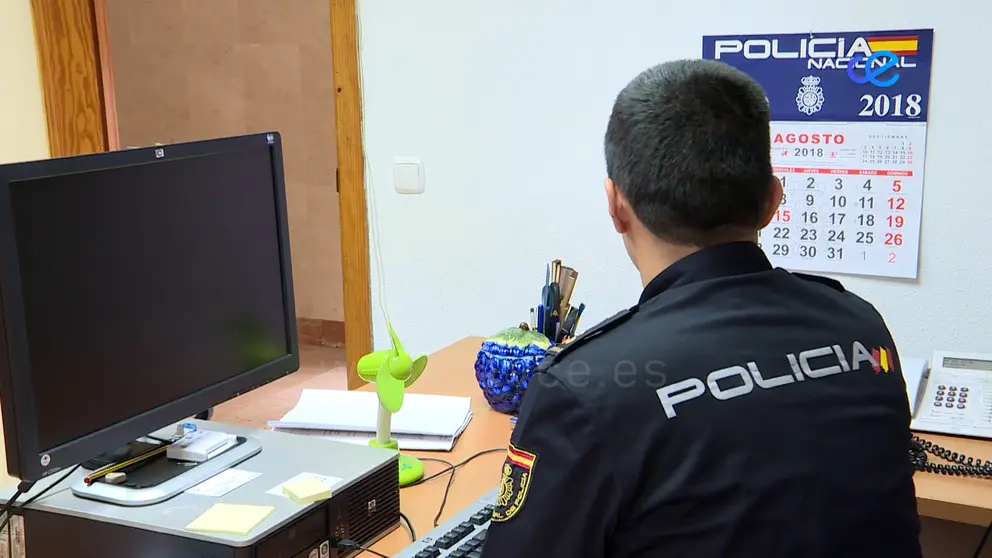 POLICIA