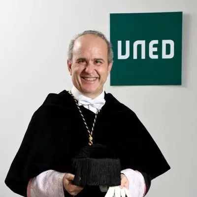 Ricardo Mairal Uson logo uned