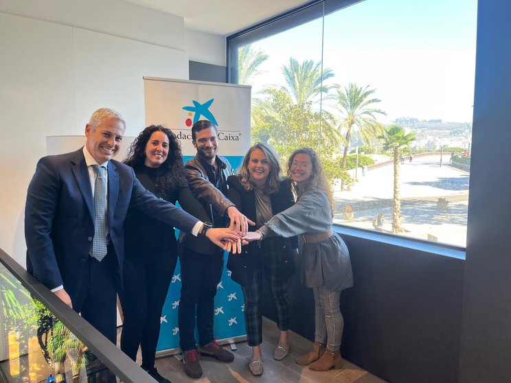 La Fundación la Caixa impulsará los proyectos de Cáritas y Fundación Cruz Blanca en Ceuta