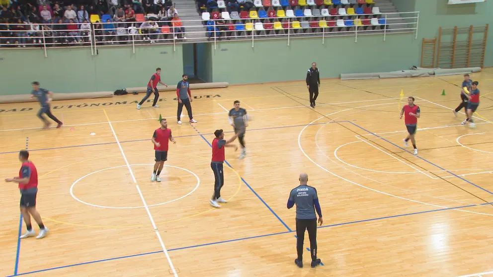 SELECCION BALONMANO EN EL GUILLERMO MOLINA