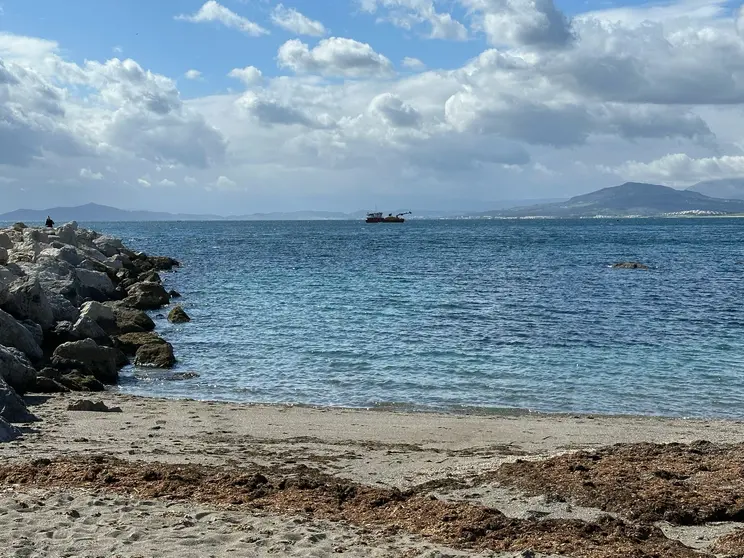 draga en la playa del chorrillo