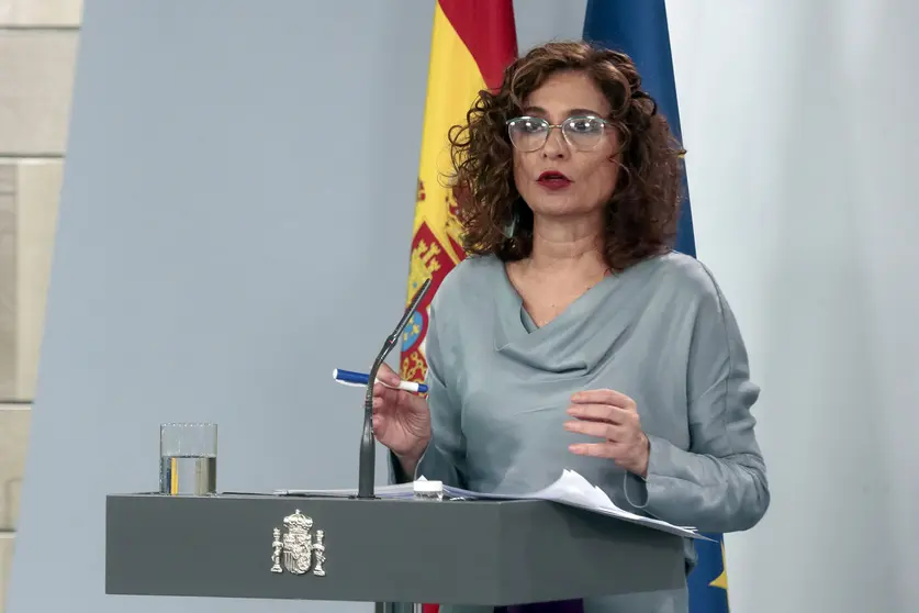 ministra hacienda montero