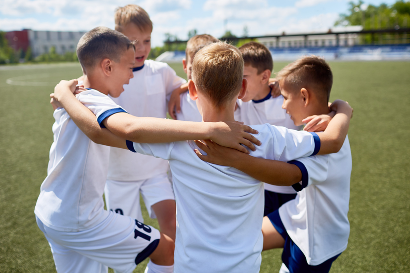 jugadores niños fútbol