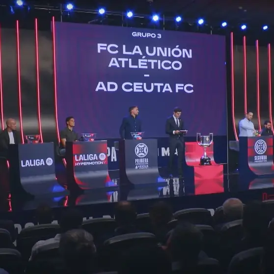 Un momento del sorteo celebrado este lunes en la Ciudad del Fútbol de Las Rozas