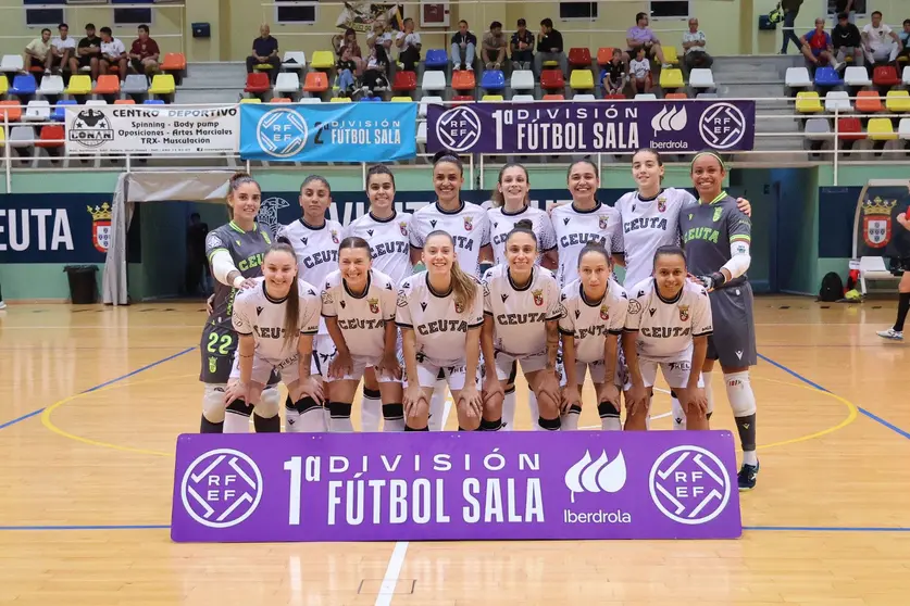 Formación del Ceuta Femenino, antes de medirse al Arriva Alcorccn