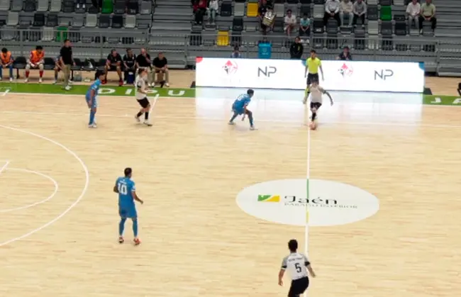 Un lance del Avanza Jaén-Ceutí de este sábado en el Olivo Arena