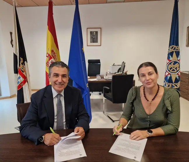 Firma convenio UNED Ceuta FAMPA 4 Culturas 