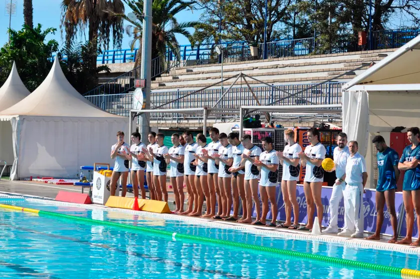 Los jugadores del Caballa, antes de empezar el partido en Tenerife