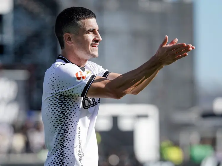José Joaquín Matos celebra su tercera gol de la temporada