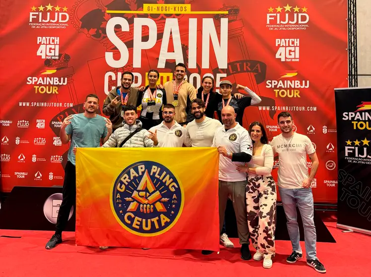 Los integrantes del equipo ceutí, en la competición de Sevilla