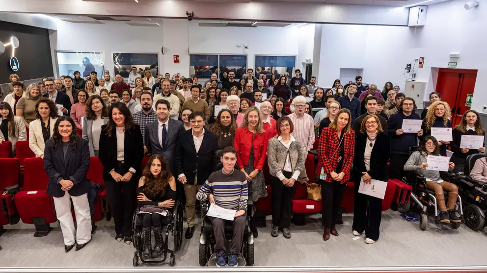 Foto Familia beca fundaci&oacute;n once