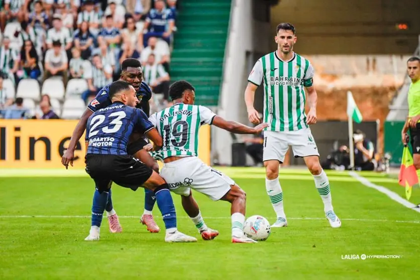 Una imagen del C&oacute;rdoba-Ceuta, que acab&oacute; con victoria local por 2-0 en la primera vuelta
