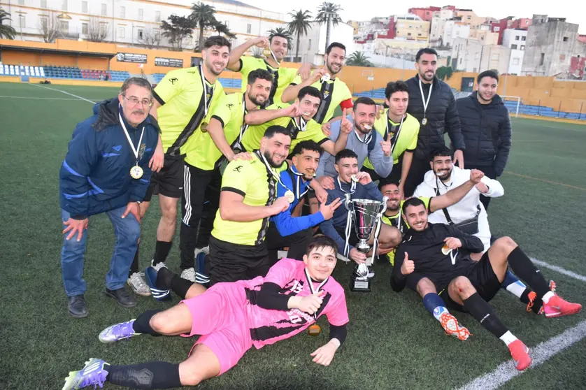 Los integrantes del Betis de Had&uacute; celebran el t&iacute;tulo conseguido en los penaltis