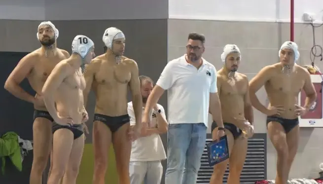 Peter Kubicsko y sus jugadores, durante el partido ante el Tenerife