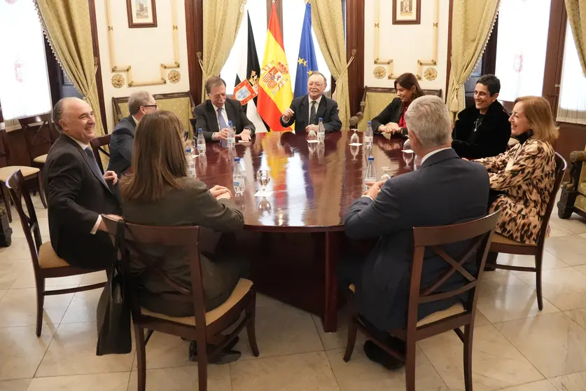 Reuni&oacute;n Caixa 1